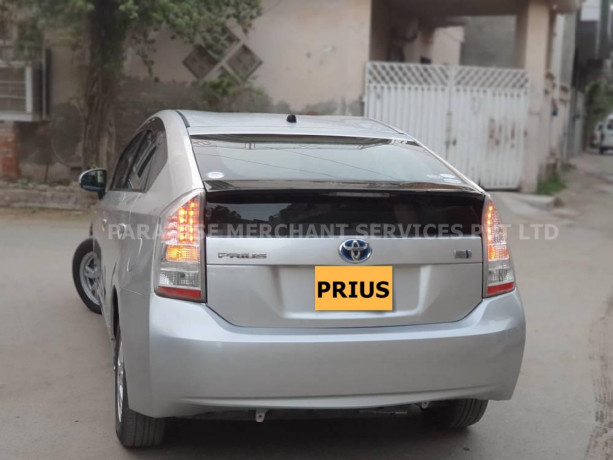 toyota-prius-new-and-used-car-financing-big-2