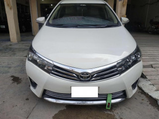 Toyota Corolla GLI 2015 on easy installment..