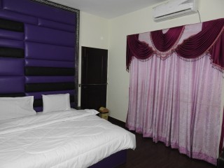 Ideal Inn Guest House 03011115155